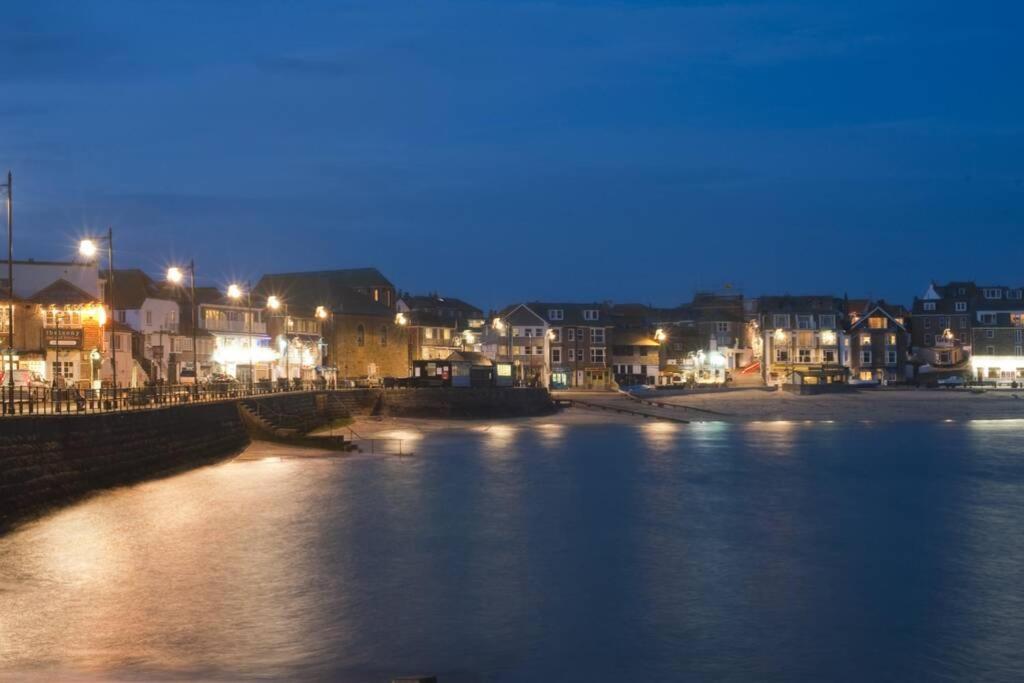 St Ives Apartment Private Parking With Garden 10 Minute Walk Into Town And Beach Eksteriør bilde