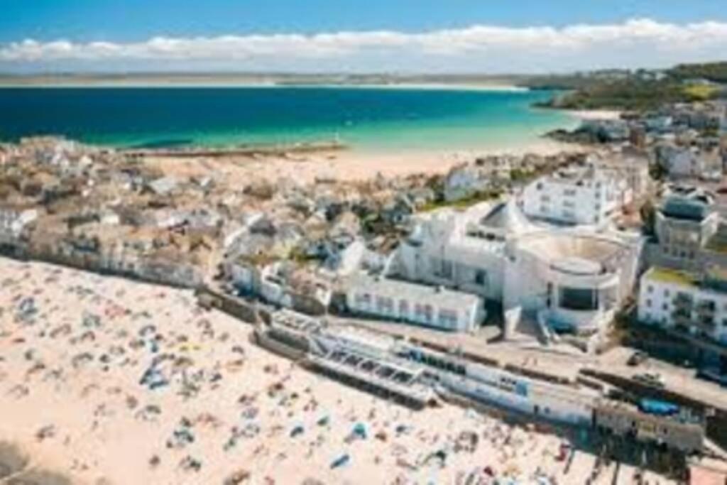 St Ives Apartment Private Parking With Garden 10 Minute Walk Into Town And Beach Eksteriør bilde
