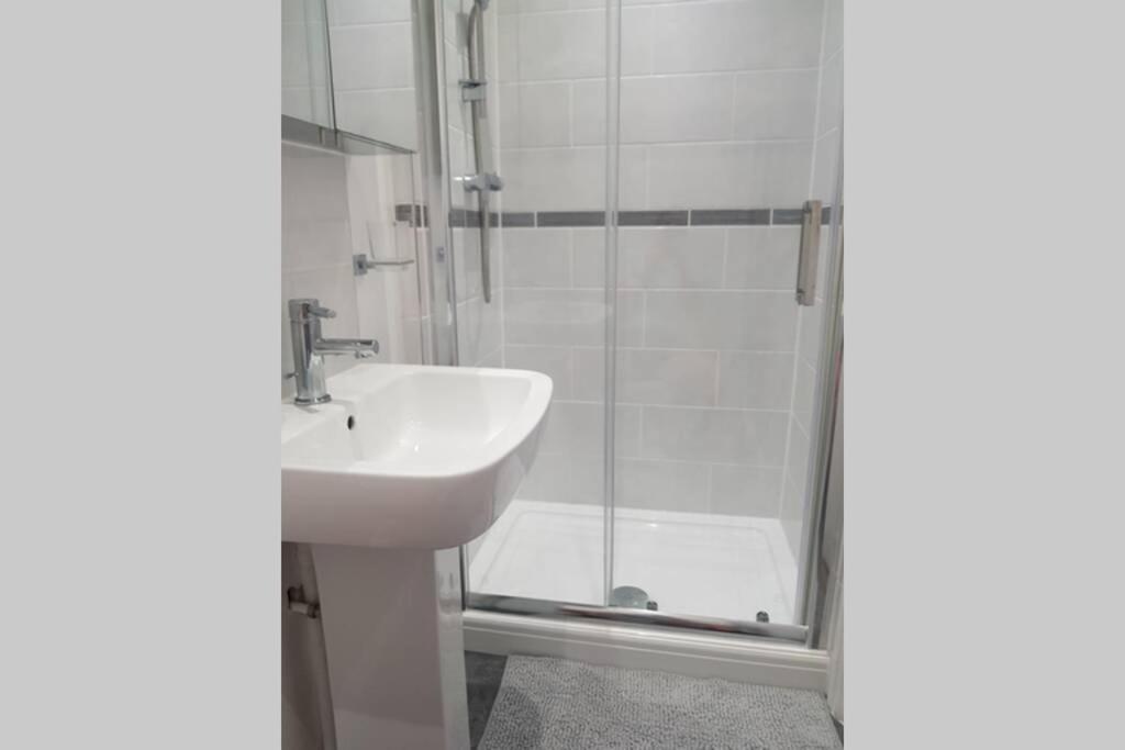 St Ives Apartment Private Parking With Garden 10 Minute Walk Into Town And Beach Eksteriør bilde