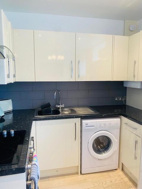 St Ives Apartment Private Parking With Garden 10 Minute Walk Into Town And Beach Eksteriør bilde
